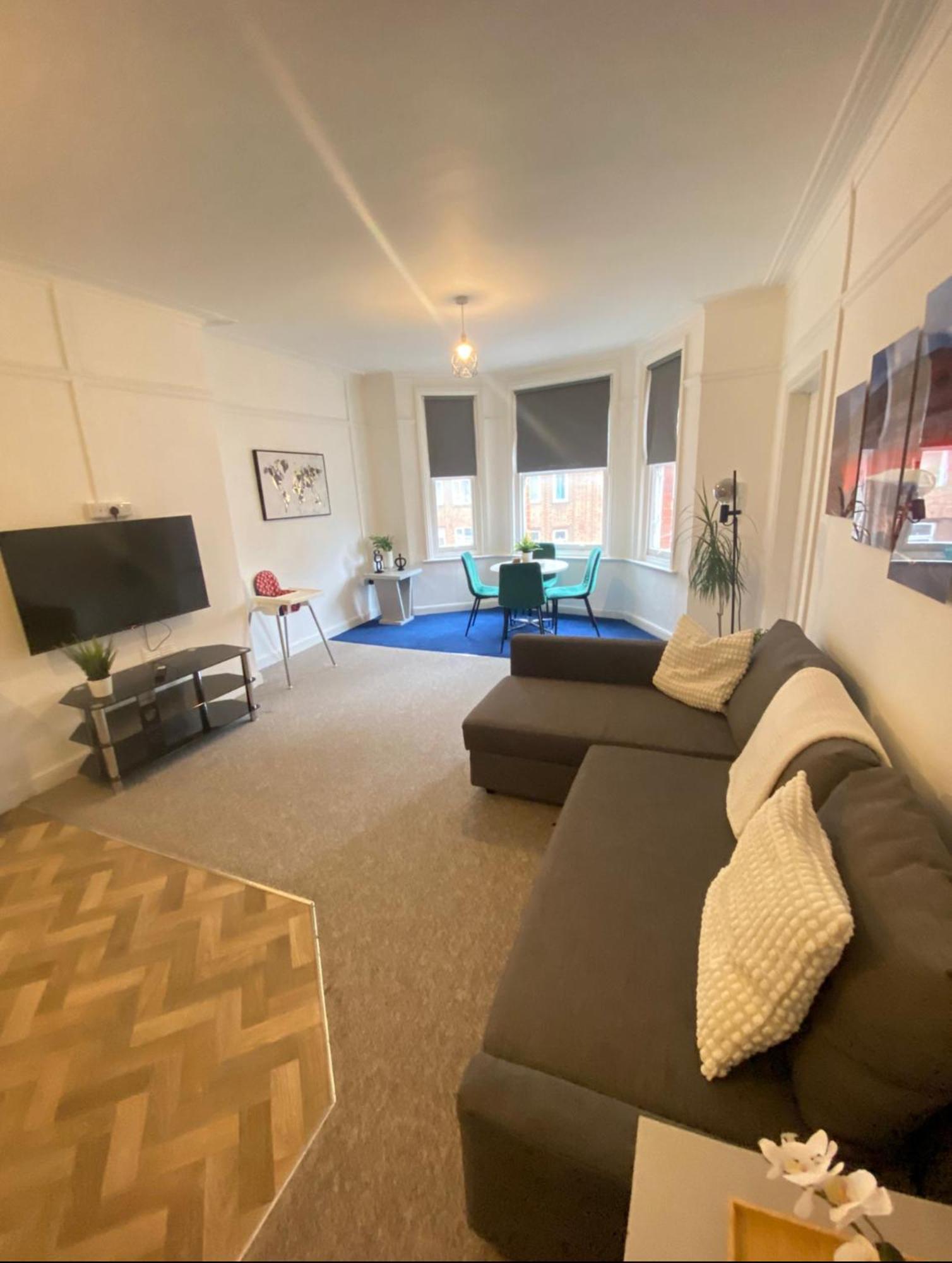 Seaside Escape In Central Bournemouth Spacious Stylish & Inviting Urban Heights Exterior photo